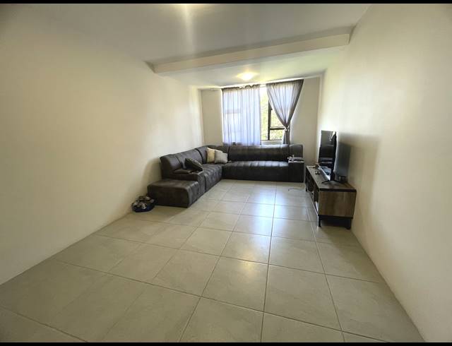 3 BEDROOM FLAT TO LET IN FYNNLAND